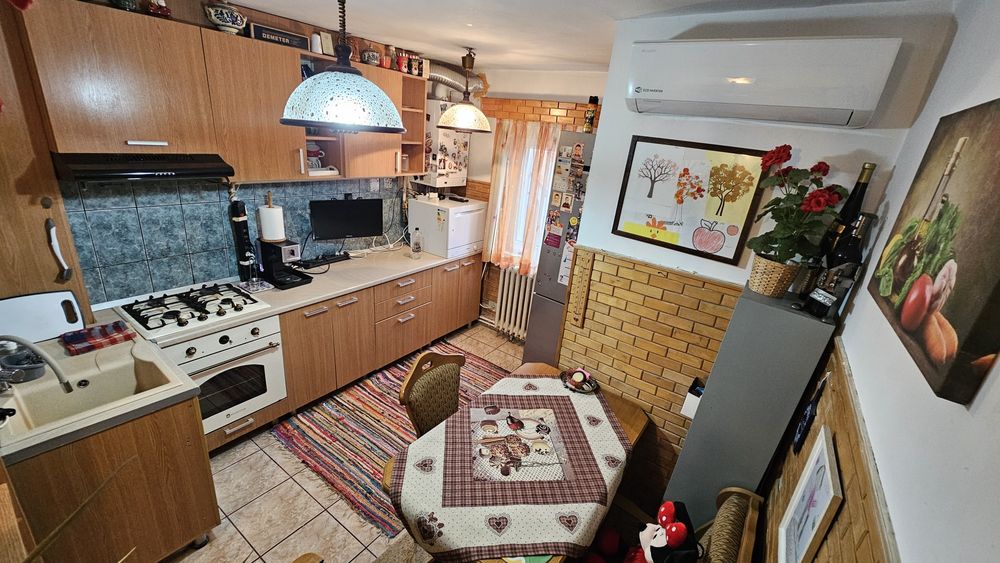 Apartament 3 camere, 75mp, mobilat, etaj 3/4,  Dallas