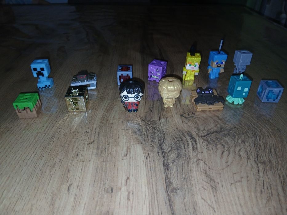Продам фигурки kinder joy Minecraft