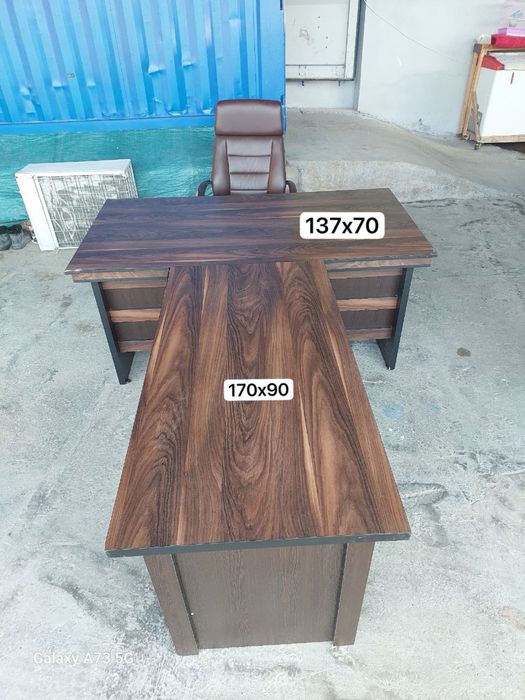 Ofisniy mebel srochna sotiladi