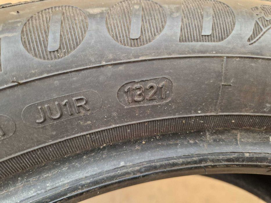 2 Goodyear R17 205/55 Летни гуми  DOT1321