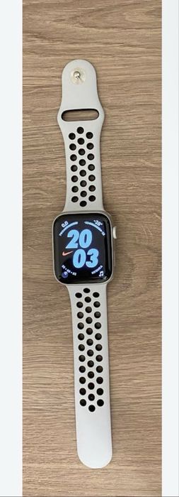 Продам Apple Watch 5 Nike 44mm