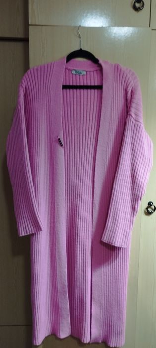 Продавам Дамска жилетка