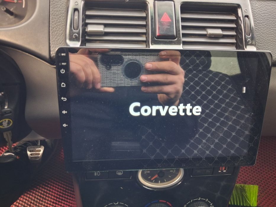 Планшет ,андроид 8 ядерный 10 дюймовый .