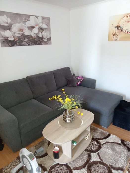 Vand apartament cu 4 camere