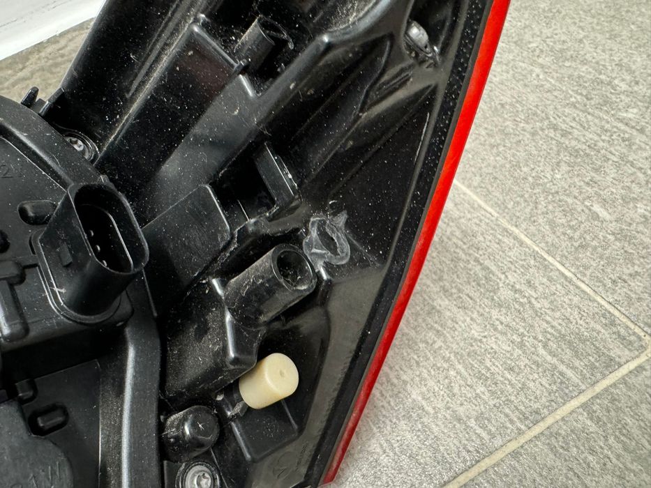 Stop stânga audi a3.8 y.cod:8y0945069.