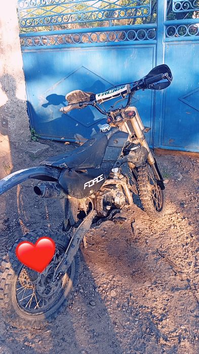 Vând cross de 125