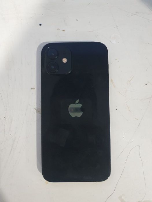 Продам iPhone 12