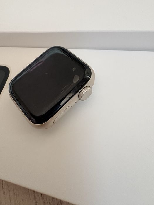 Смарт часовник Apple watch SE