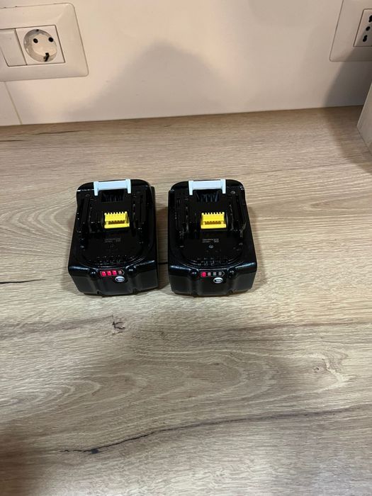 Set acumulatori baterii Makita 18V 5AH in stare foarte buna, ORIGINALI