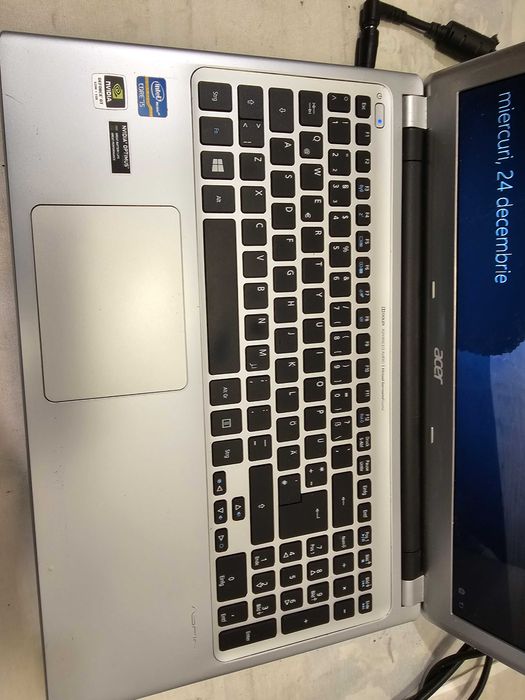 Laptop Acer v5-571 ms2361 i5 8gb ram gt620m video dez