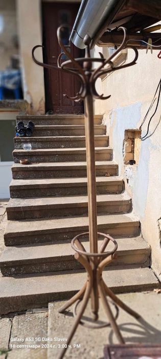 Дървена закачалка от вашето детство