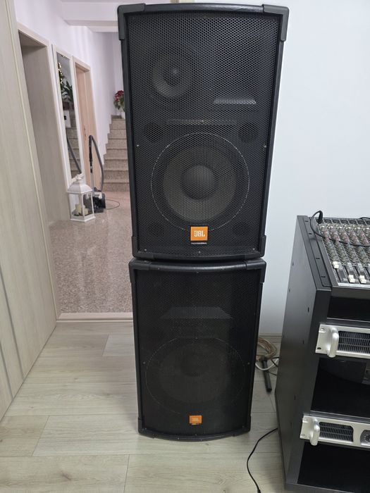 Boxe JBL profesionale + stație + mixer
