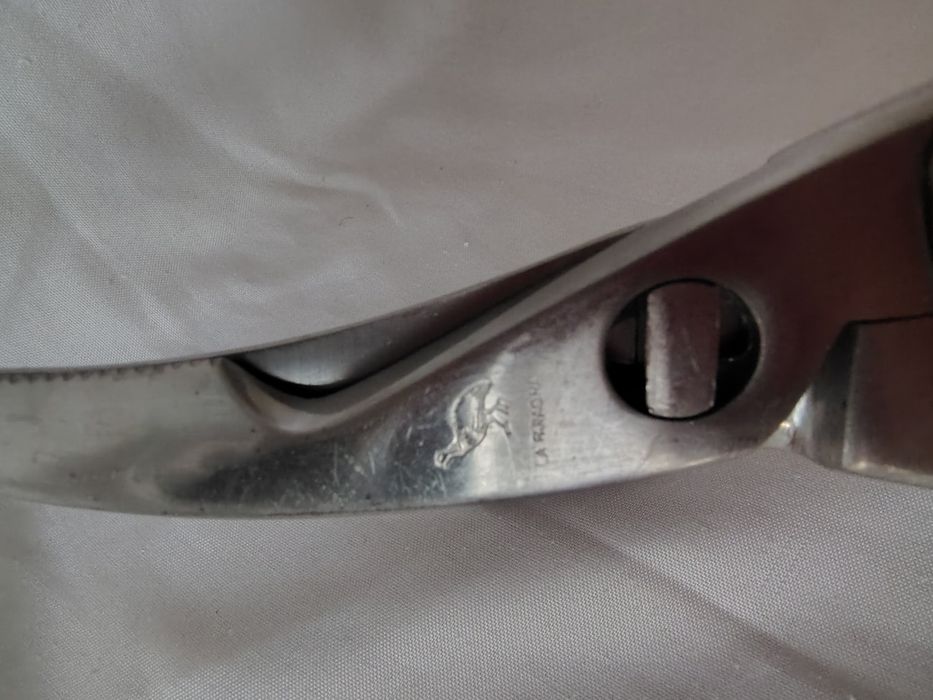 Foarfecă veche din oțel inoxidabil