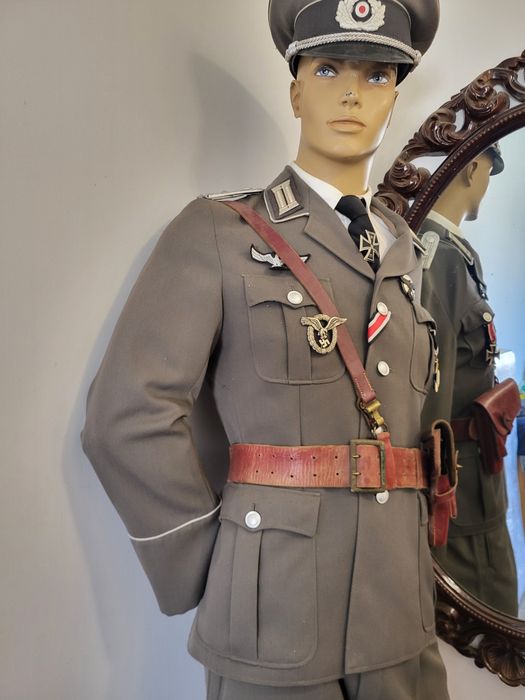 Продавам много запазен ваенен маникен