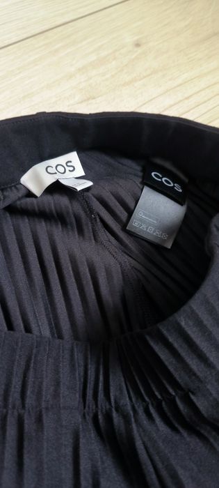 COS (брюки с карманами женские