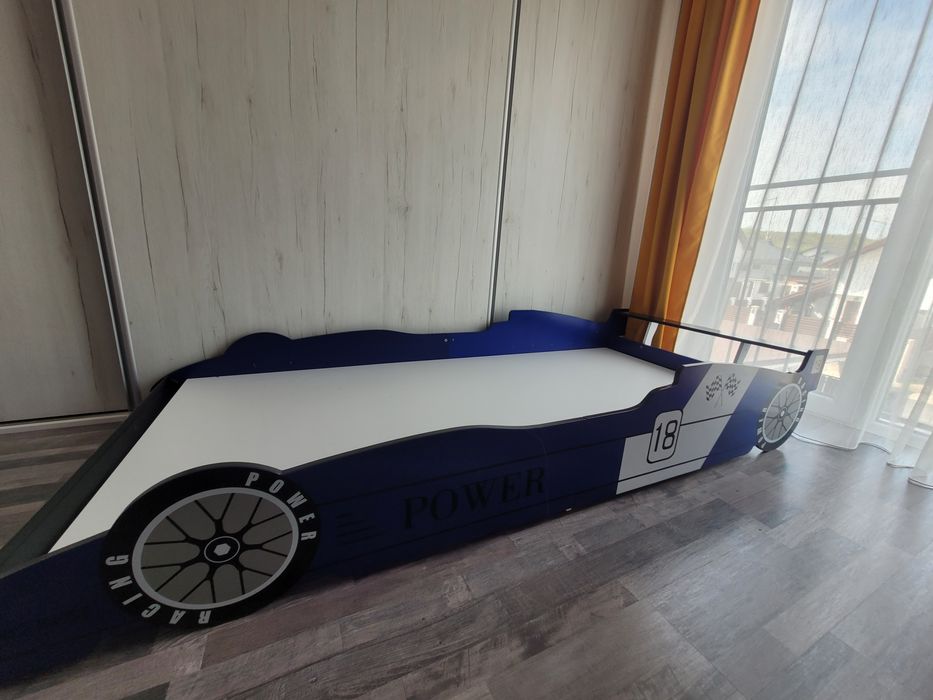 Vând pat copii , masina F1 , banda led , 90x200