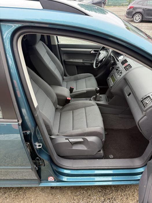 VOLKSWAGEN Touran 2004 — imagine 5