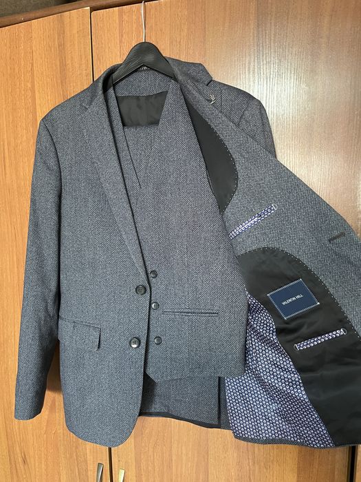 Костюм тройка серый Valentin Hill