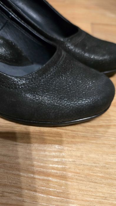 Дамски черни обувки на ток