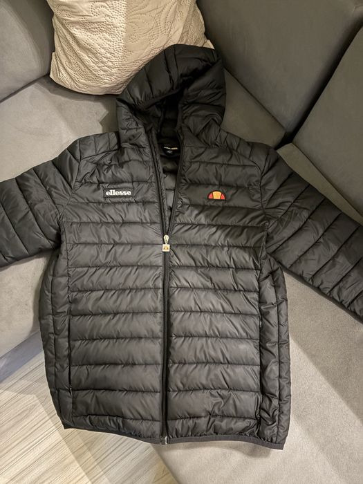 Яке ellesse ново