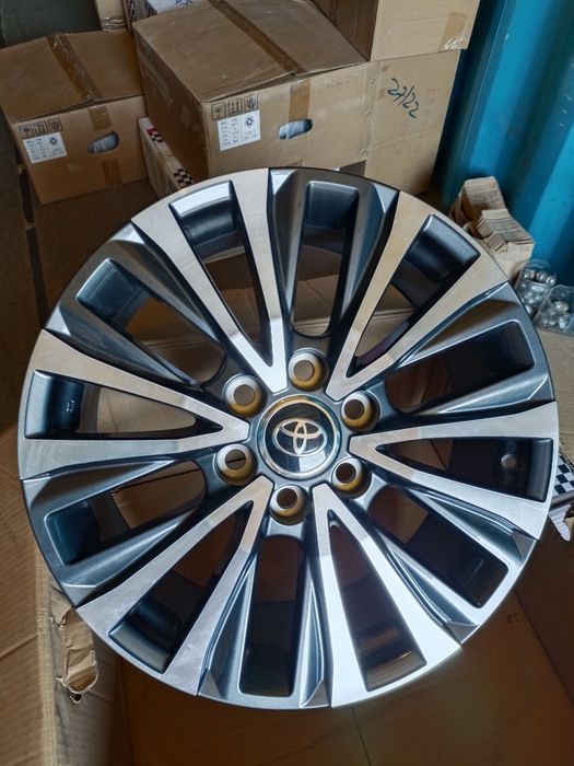 Тойота300 20е оригинал. Новые.