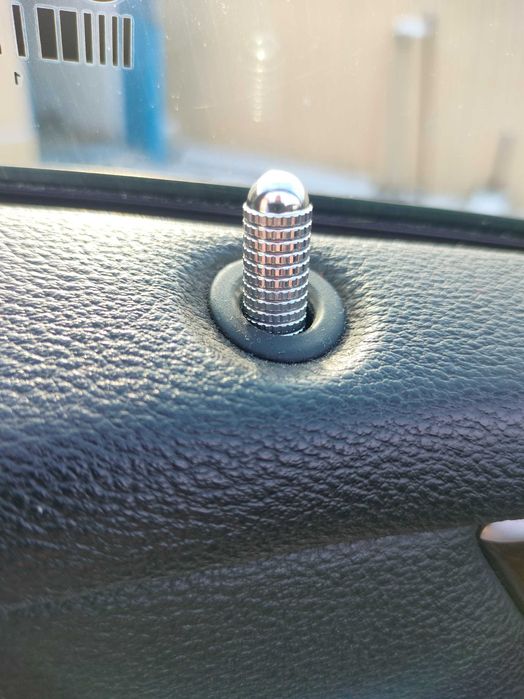 Бутони за предни врати MercedesW212