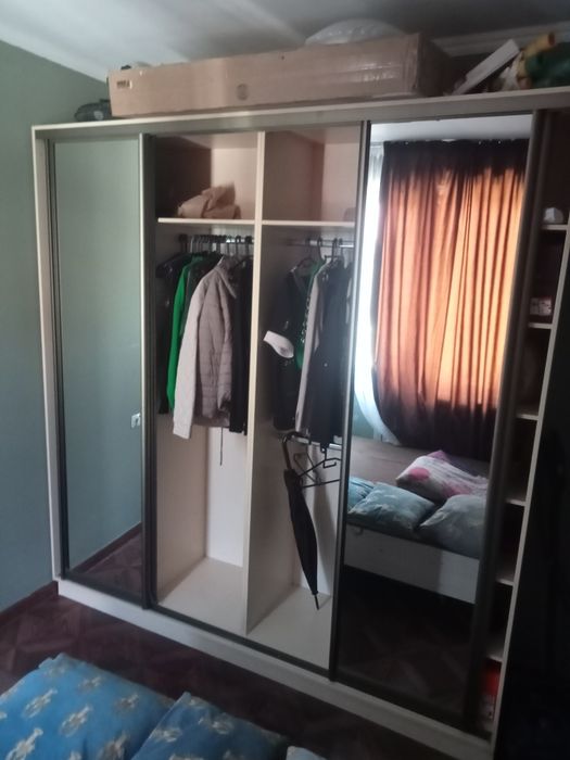 Срочно продам шкаф купе