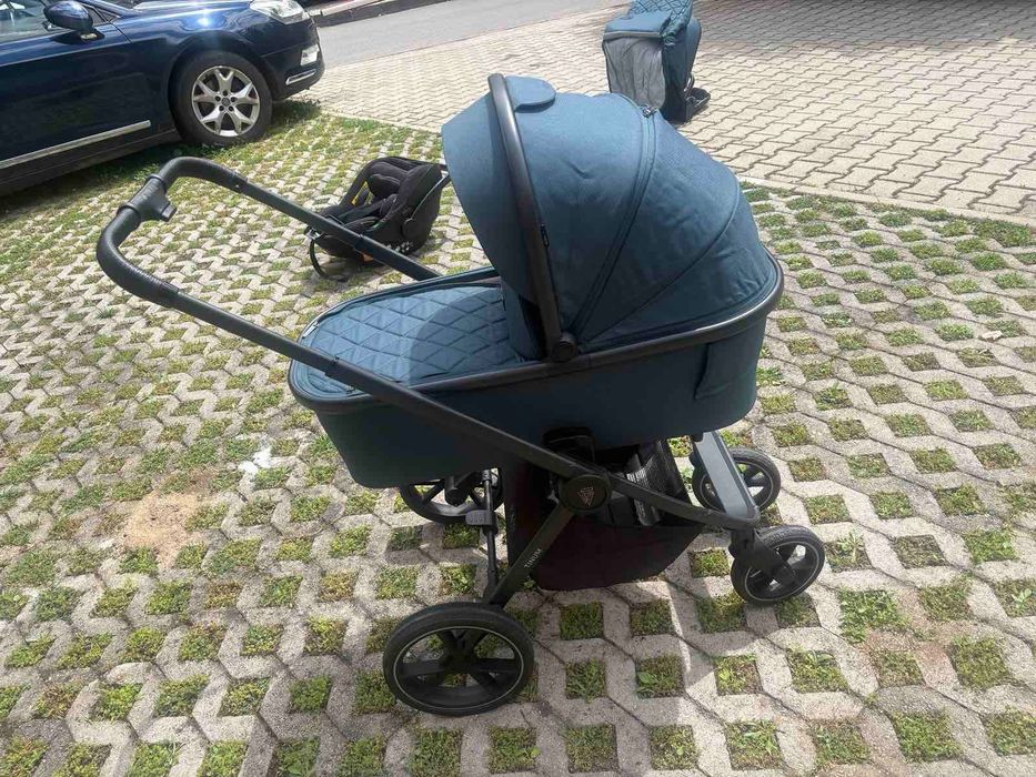 Бебешка количка Veniccci 3 в 1