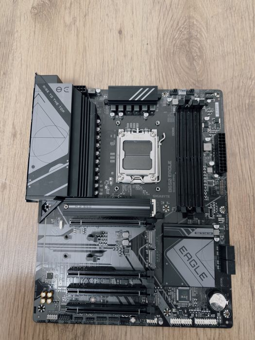 vand placa de baza b650 eagle NETESTATA