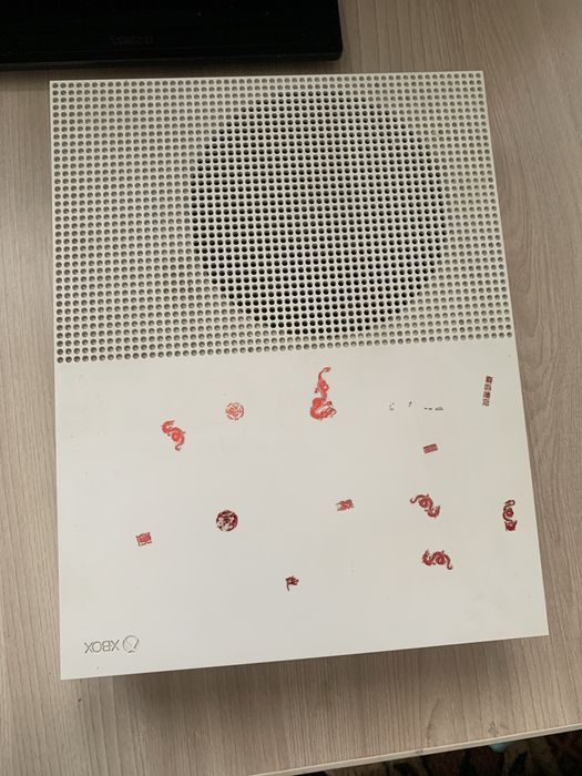 Vand Xbox one S 1TB cu gta 5 inclus,controler si toate cablurile necesare ,cablu HDMI si cablu de alimentare!