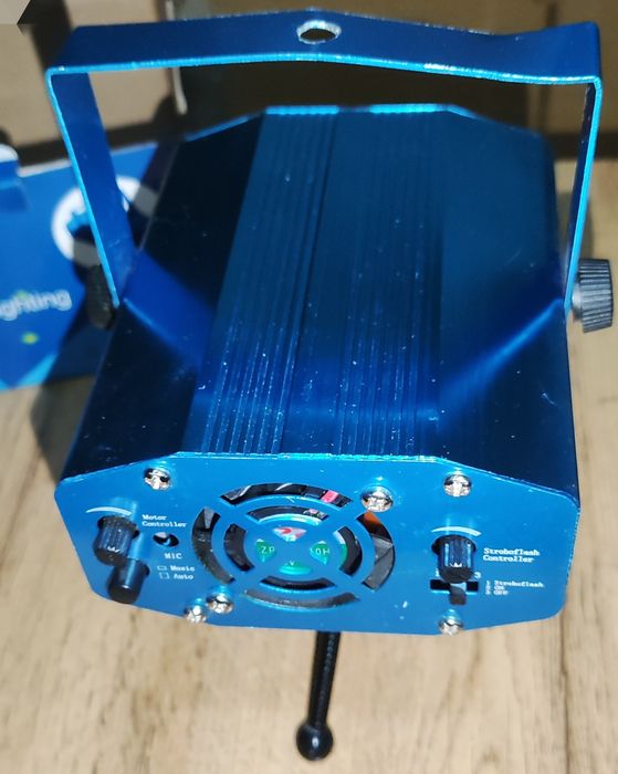 Машинка-светильник. Проектор лазерный для праздника. Игрушки елочные