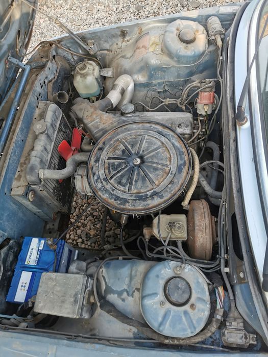BMW 518 E12, benzina