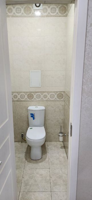 Сдаётся трёхкомнатная квартира.