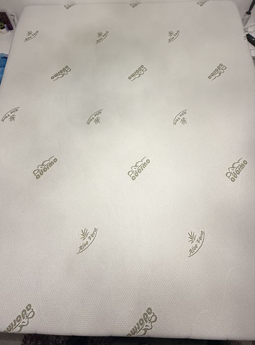 De vanzare saltea pat dormitor