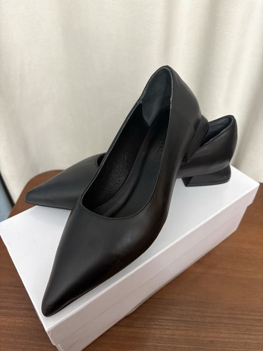 Продам женские туфли