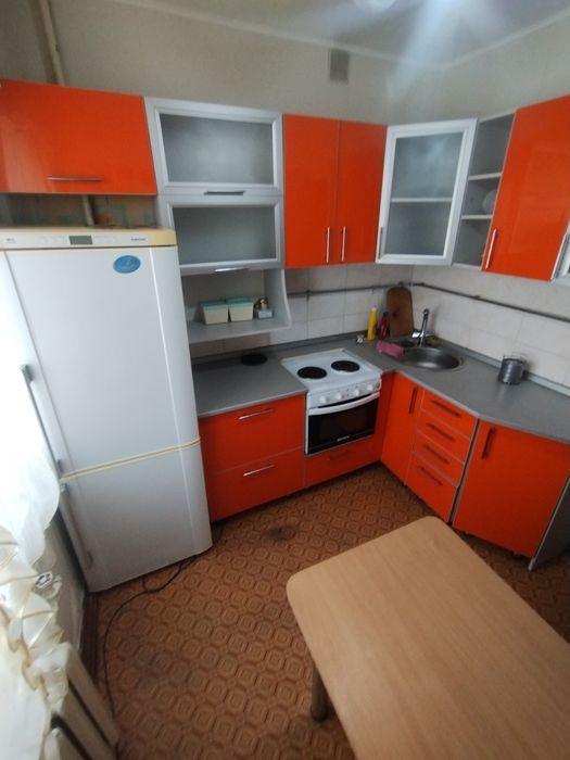 Продам 2 комнатную квартиру на Бурова