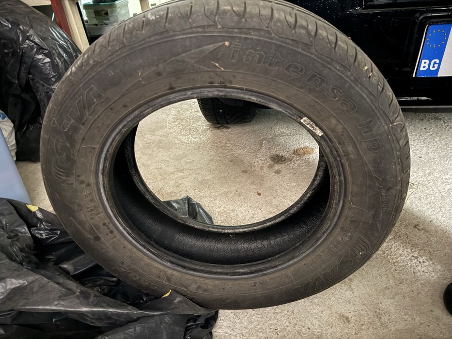 Гуми 195/65/15 и 235/55/19