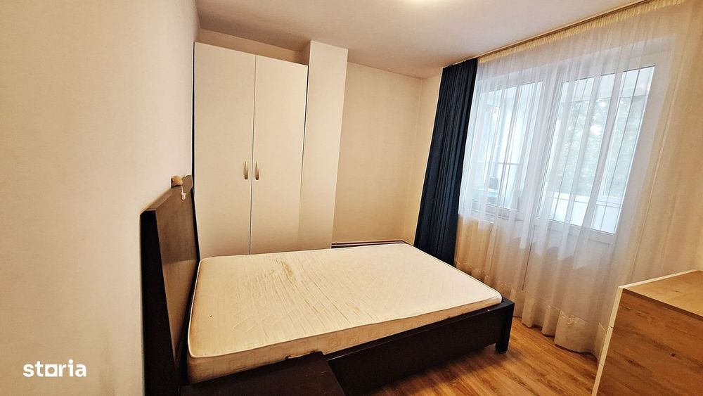 Centrul Civic, aproape de AFI, 3 camere mobilate, 160000 euro