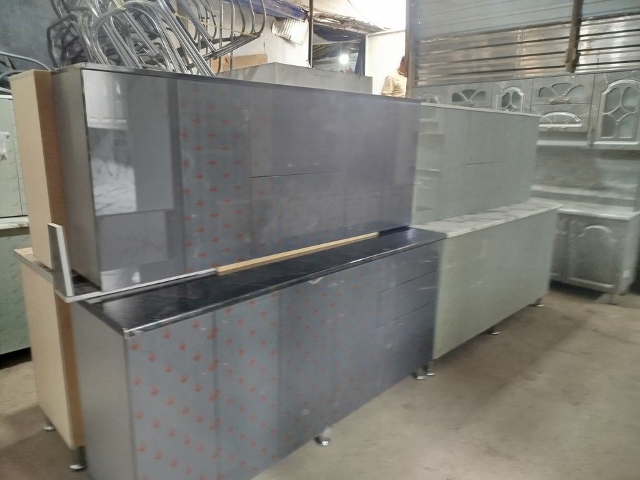 Гатовий кухонный гарнитур  акрил    разных размеров