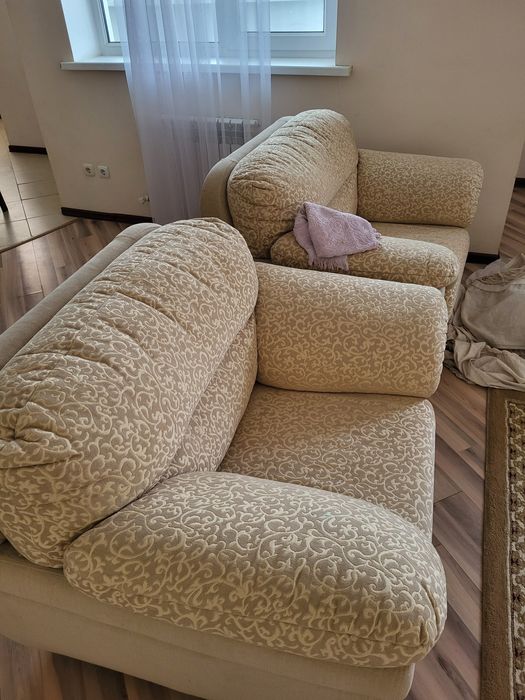 Диван и два кресла