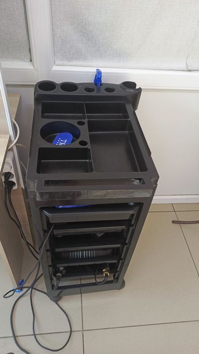 Продам тележку-помощник парикмахера.