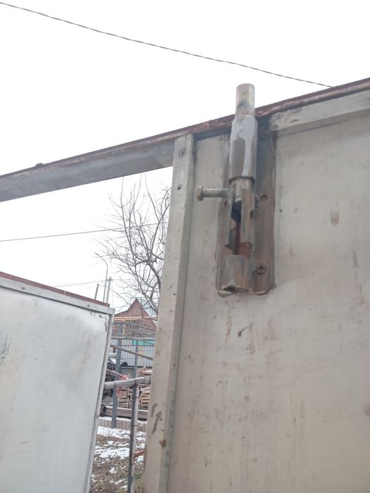 Продается дверь металлический