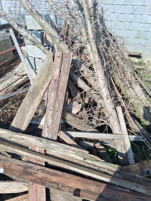 Vand o remorca lemne foc