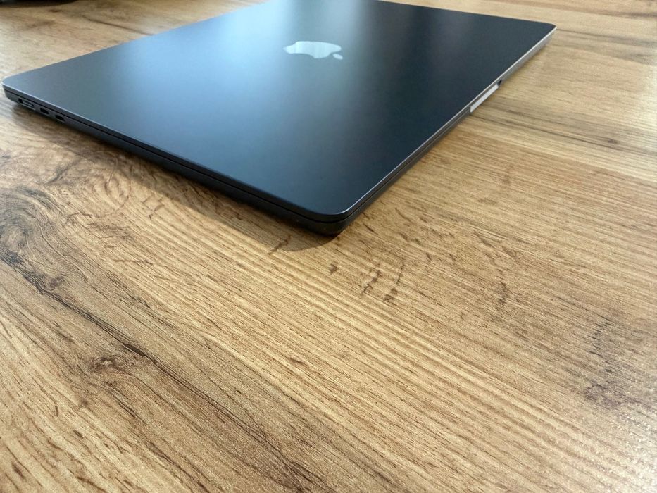MacBook Air 15" M4 Chip 10-CPU, 10-GPU, 16GB RAM, 512SSD В ГАРАНЦИЯ