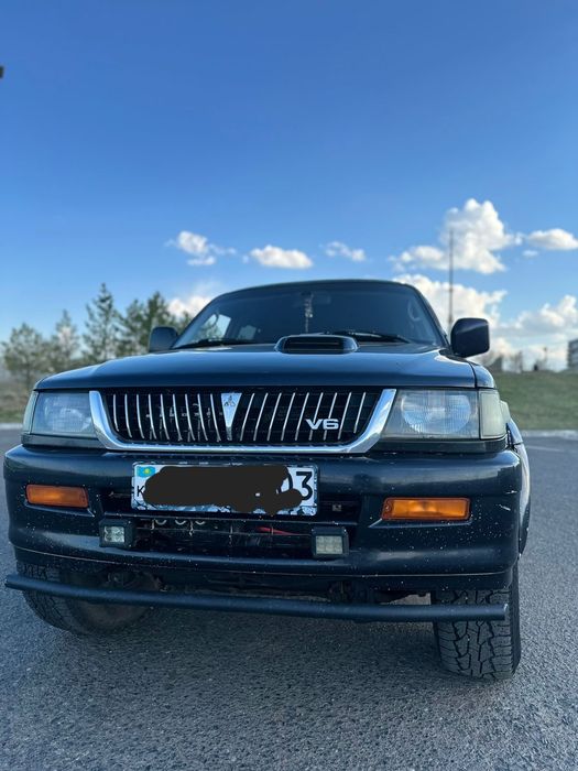 Продам Митсубиси Монтеро Спорт