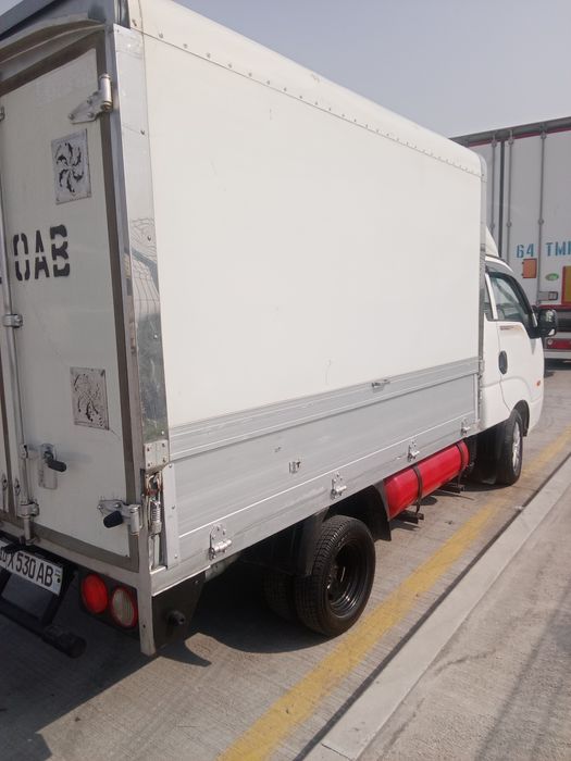 Кия бонго 2007 йил срочно сотилади