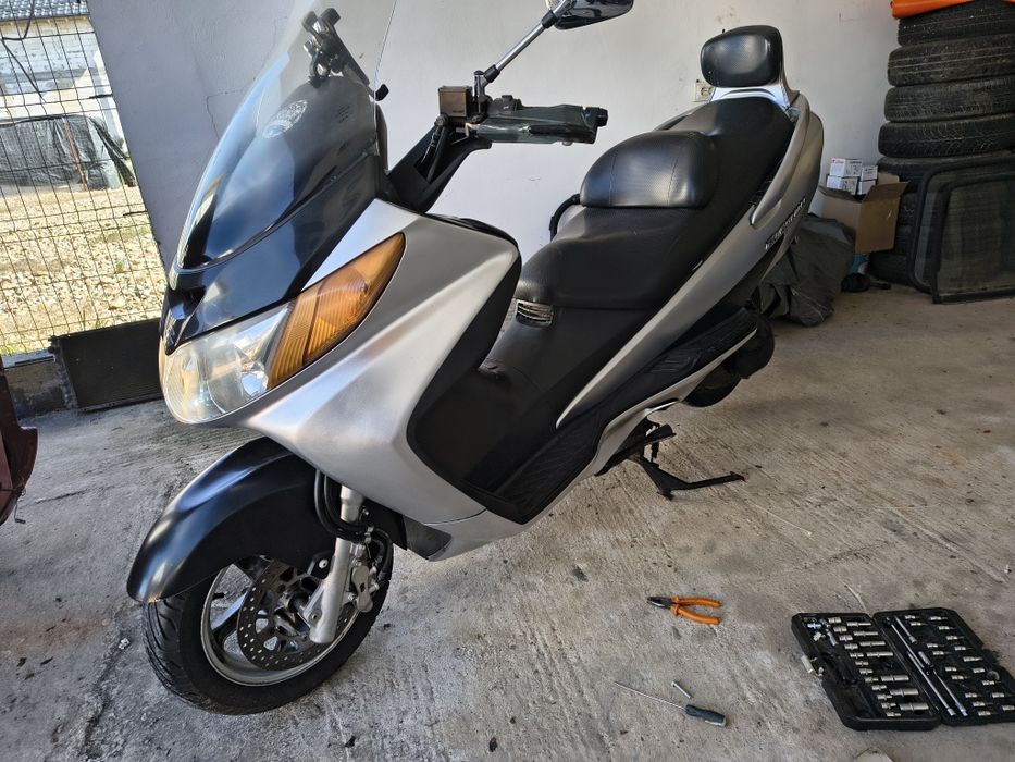 Suzuki burgman 400