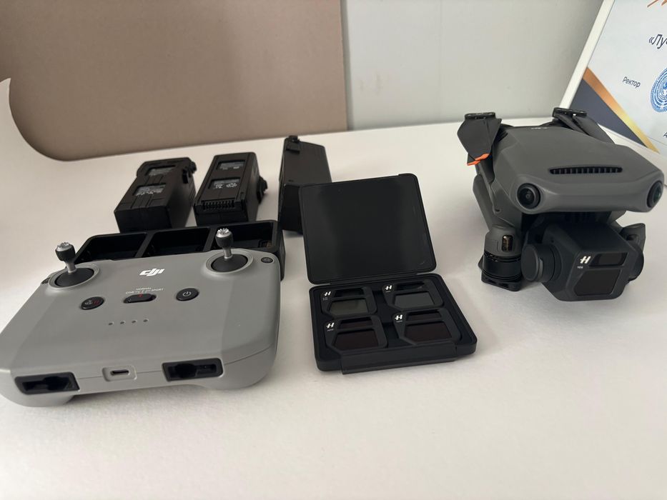квадрокоптер Dji Mavic 3 classic Fly more combo