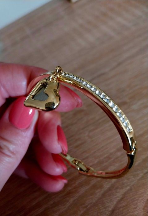 Дамска гривна с тройна отливка на златно покритие и кристал сърце