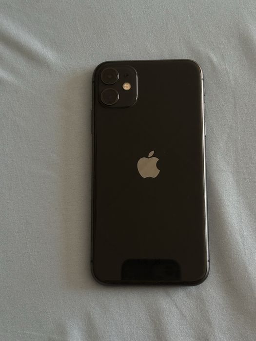 продам айфон 11.